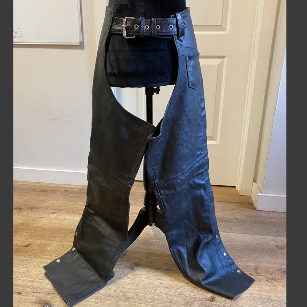 A$$Less leather chaps
